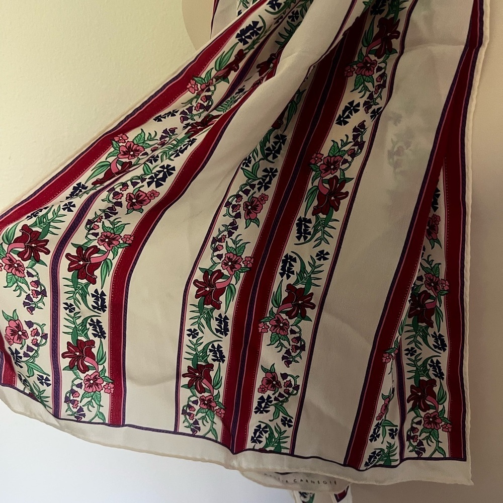 Gorgeous Vintage Hattie Carnegie Oblong White Green Purple and Burgundy Scarf - Picture 7 of 10